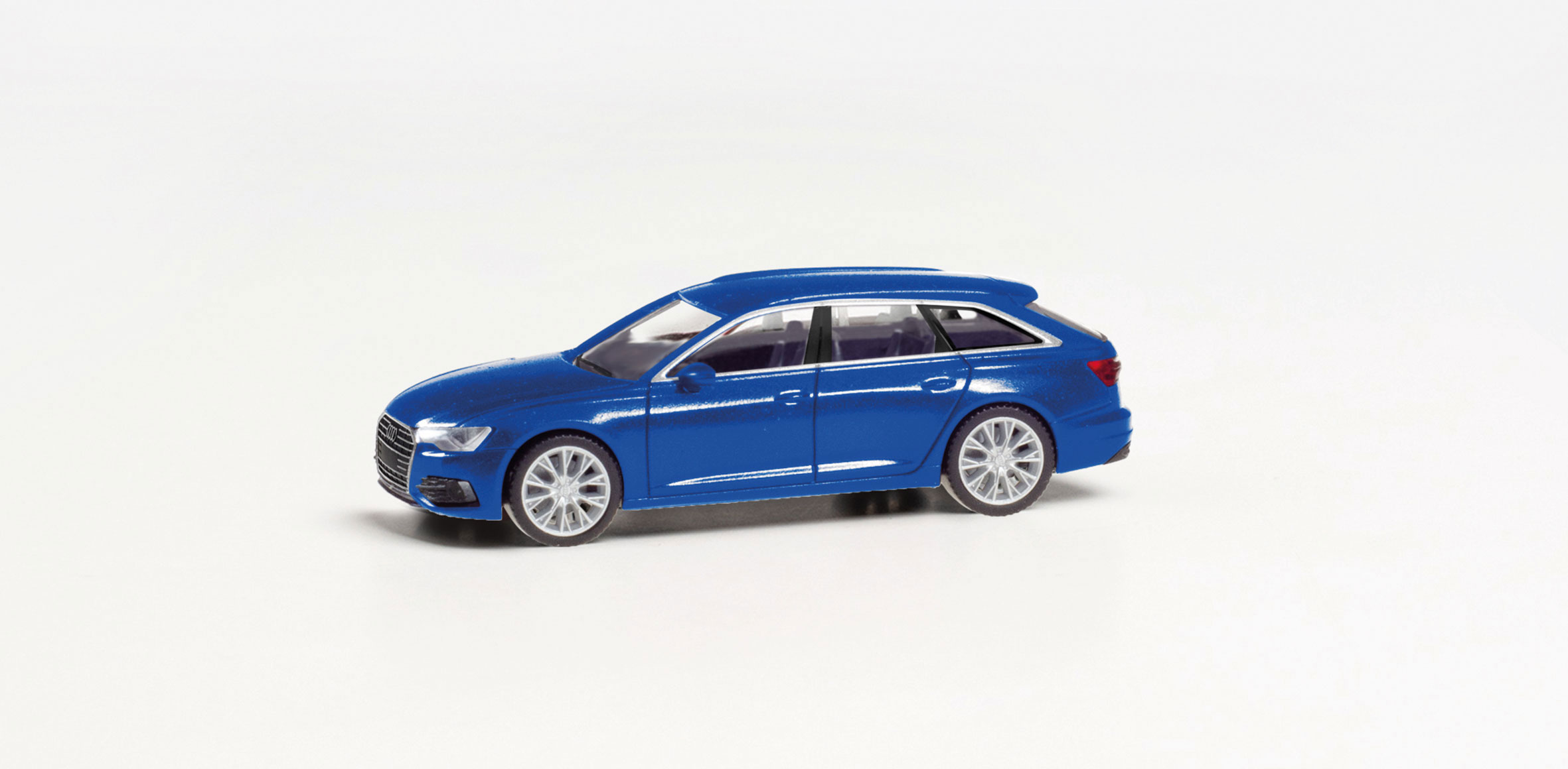 Audi-A6-Avant-sepangblau-metallic-11-430647-004_b_0.jpg