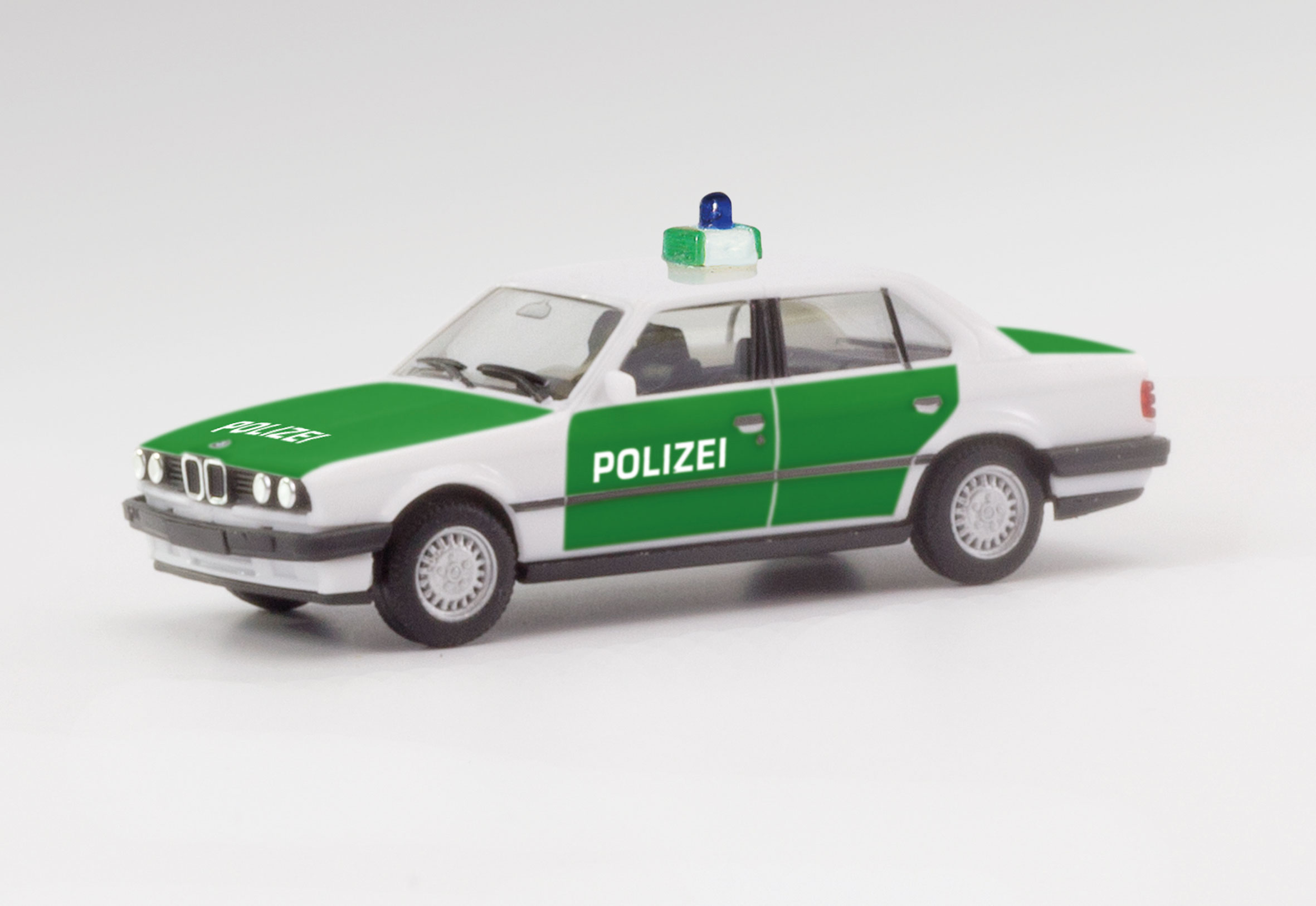 BMW-323i-E30-Polizei-11-097055_b_0.jpg