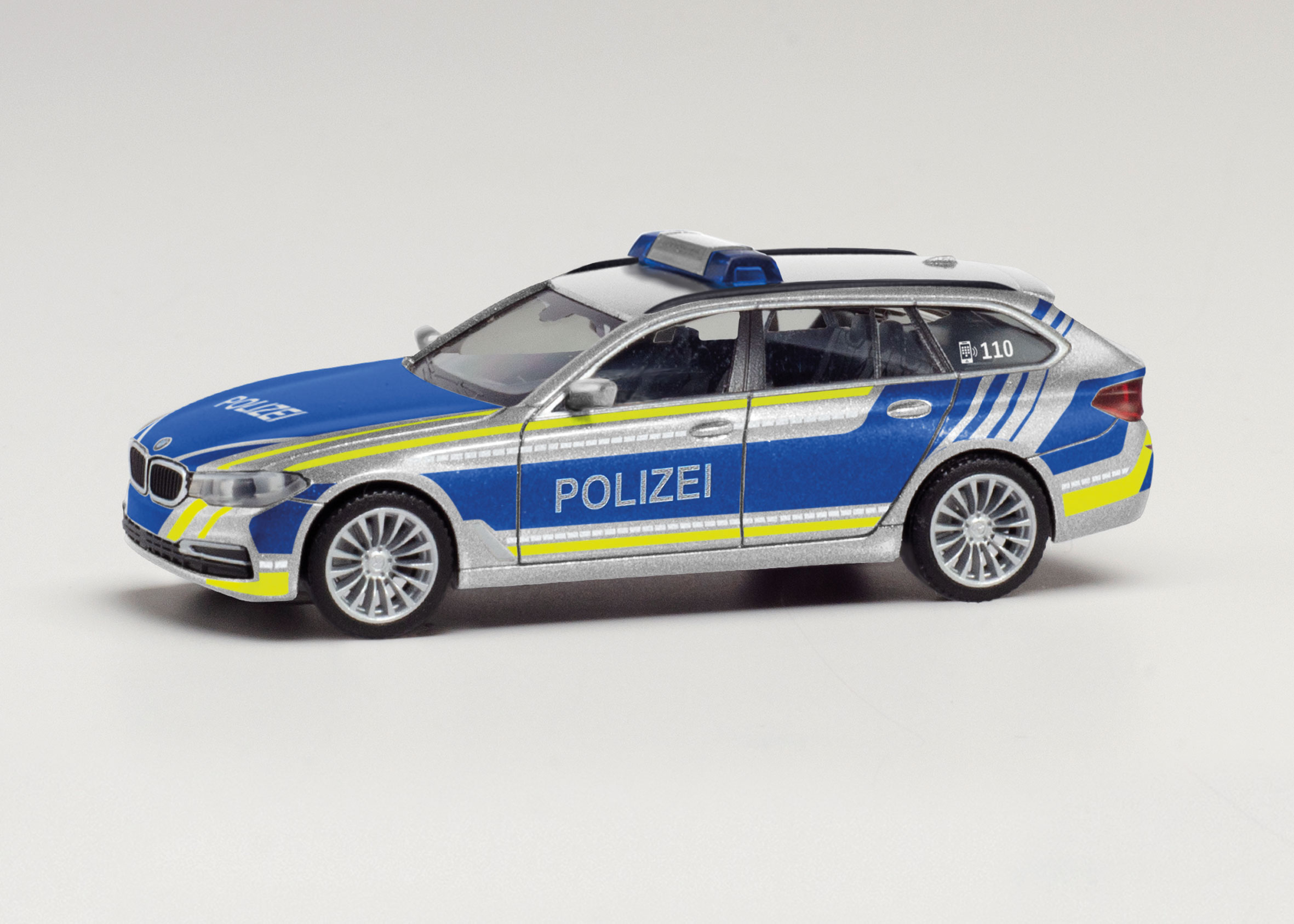 BMW-5er-Touring-Autobahn-Polizei-Niedersachsen-11-096706_b_0.jpg