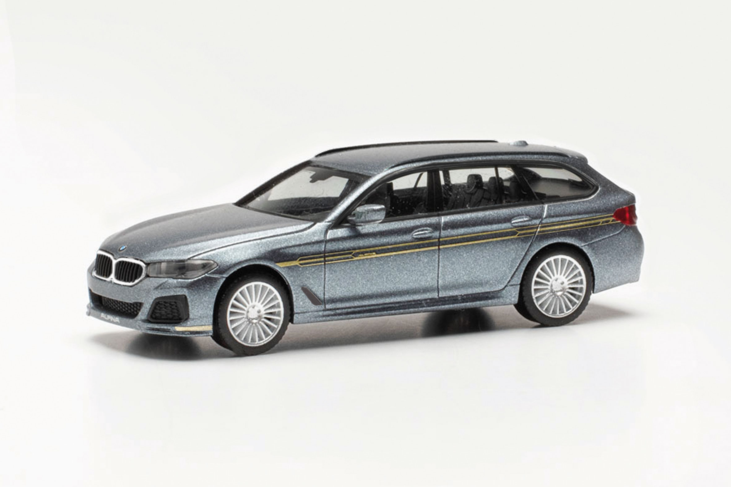 BMW-Alpina-B5-Touring-silber-11-430968_b_0.jpg