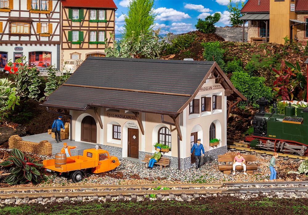Bahnhof-Madulain-14-330897_b_0.jpg