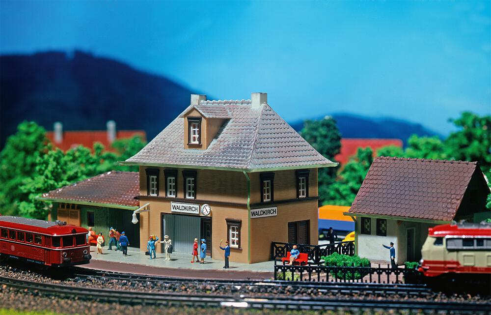 Bahnhof-Waldkirch-14-232541_b_0.jpg