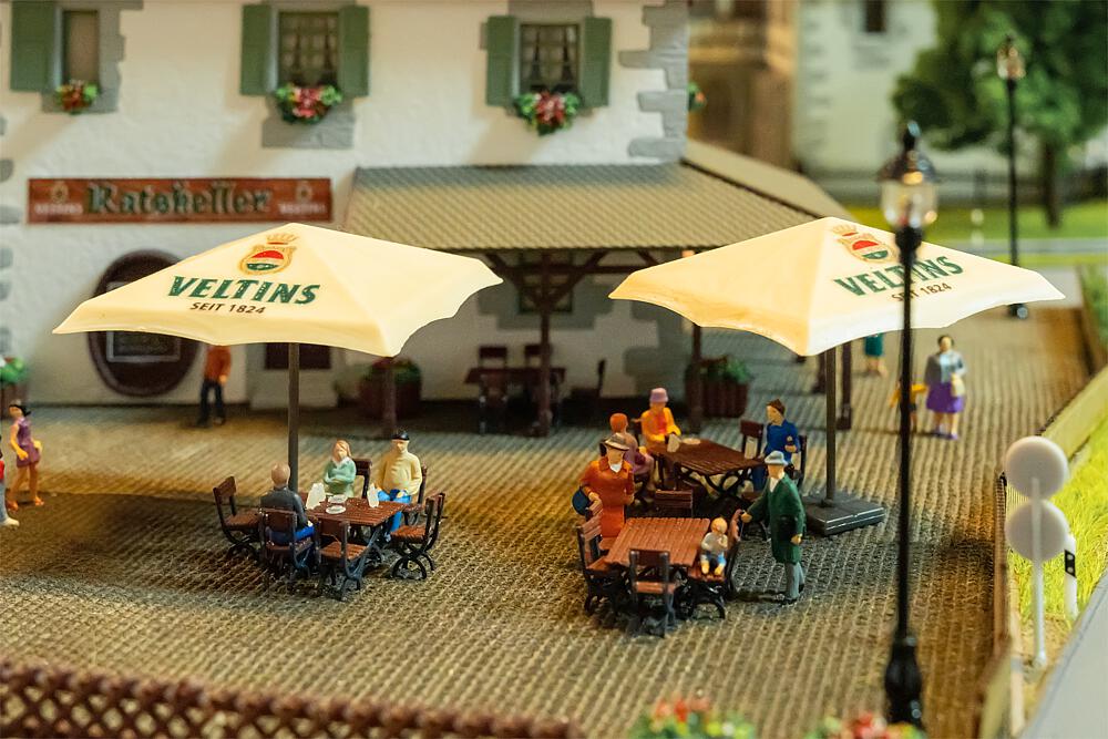 Biergarten-Set-Veltins-H0-14-180437_b_0.jpg