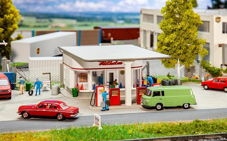 faller-130590-tankstelle-50er-jahre-bausatz-neuheit-2019.jpg