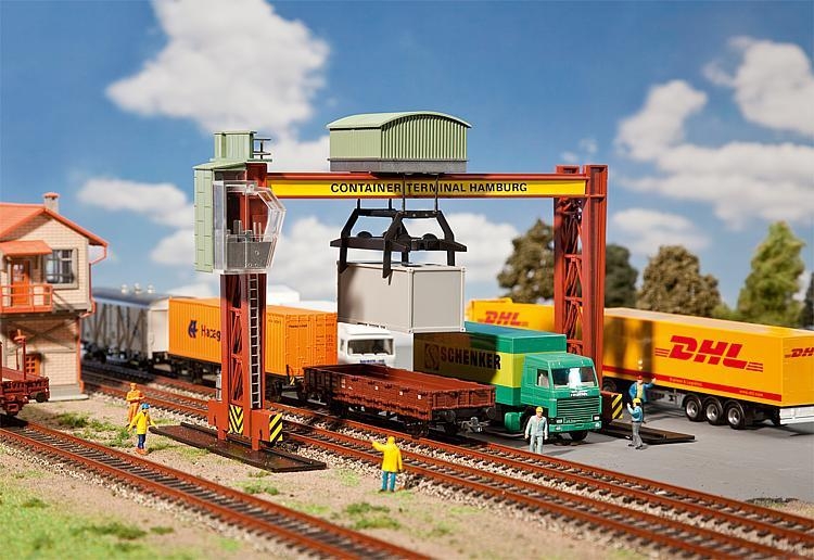 faller-131368-containerbrckenkran-neuheit-2018-bausatz.jpg