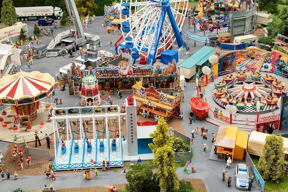 faller-140460-kirmes-set-jahrmarktvergnuegen.jpg