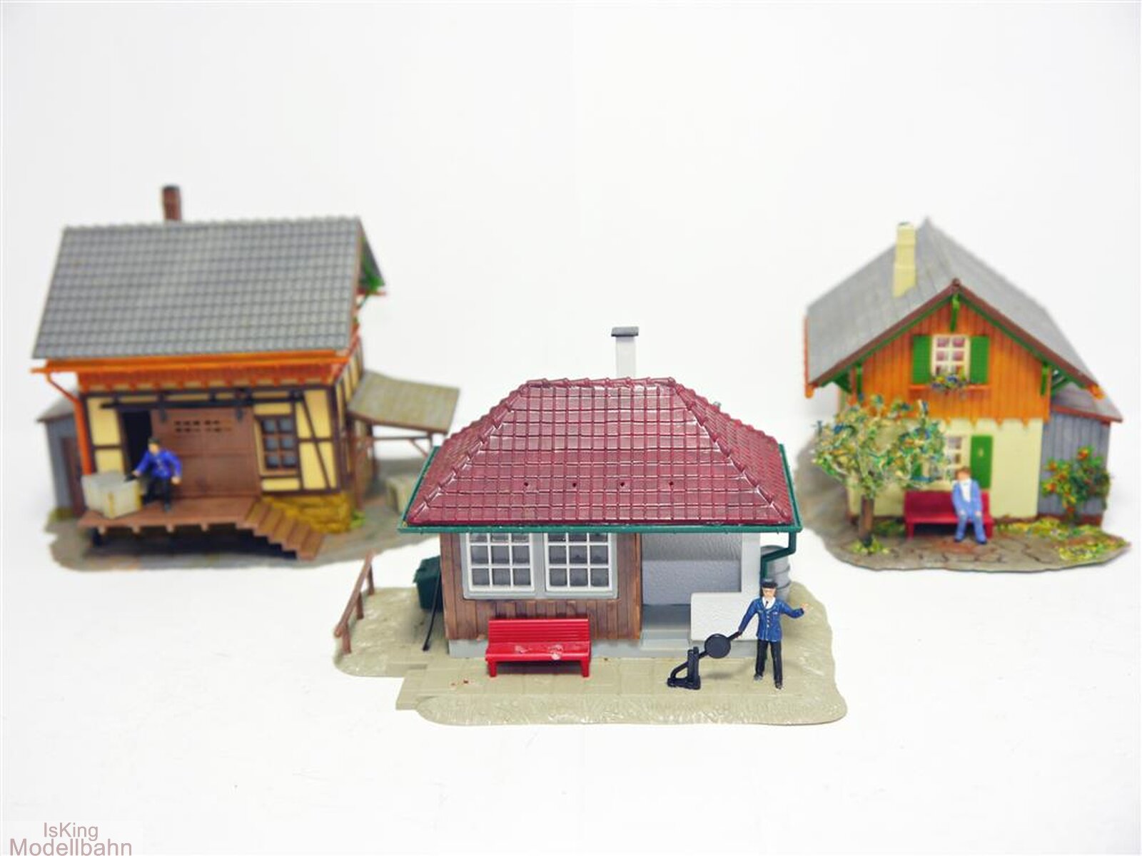 faller-156-ho-gueterschuppen-wohnhaus-bahnwaerterhaus.jpg