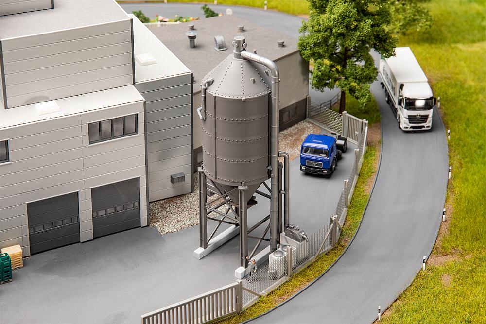 faller-180329-silo.jpg