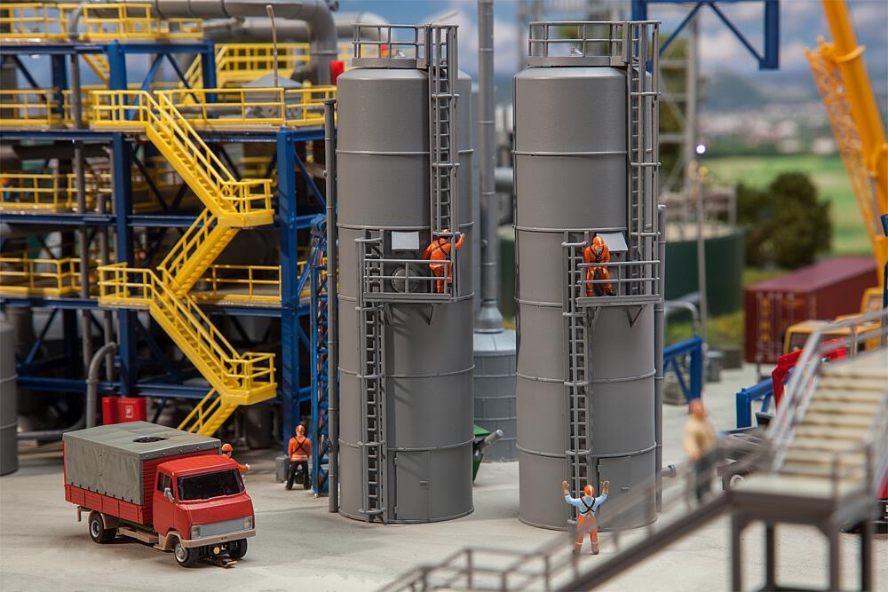 faller-180330-industrie-hochtank.jpg