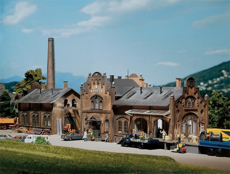 faller-222185-maschinenfabrik.jpg