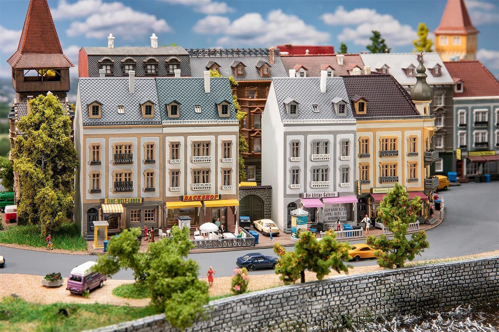 faller-231723-stadthaeuserzeile-schubertstrasse.jpg