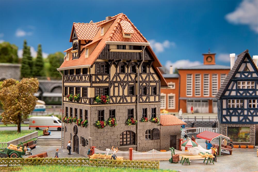 faller-232169-nuernberger-stadthaus.jpg