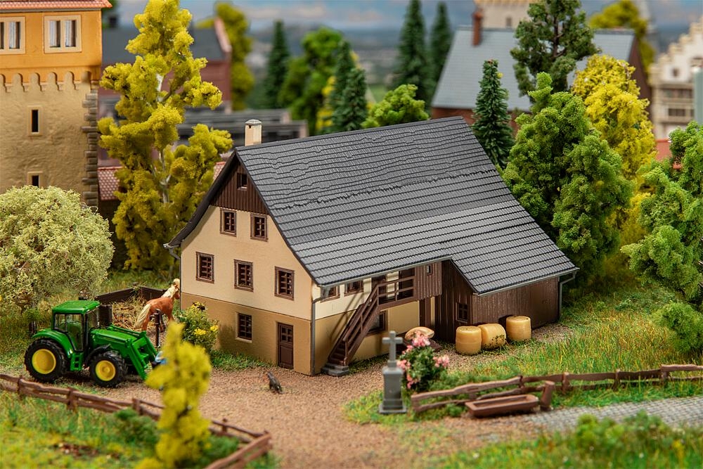faller-232185-landhaus.jpg