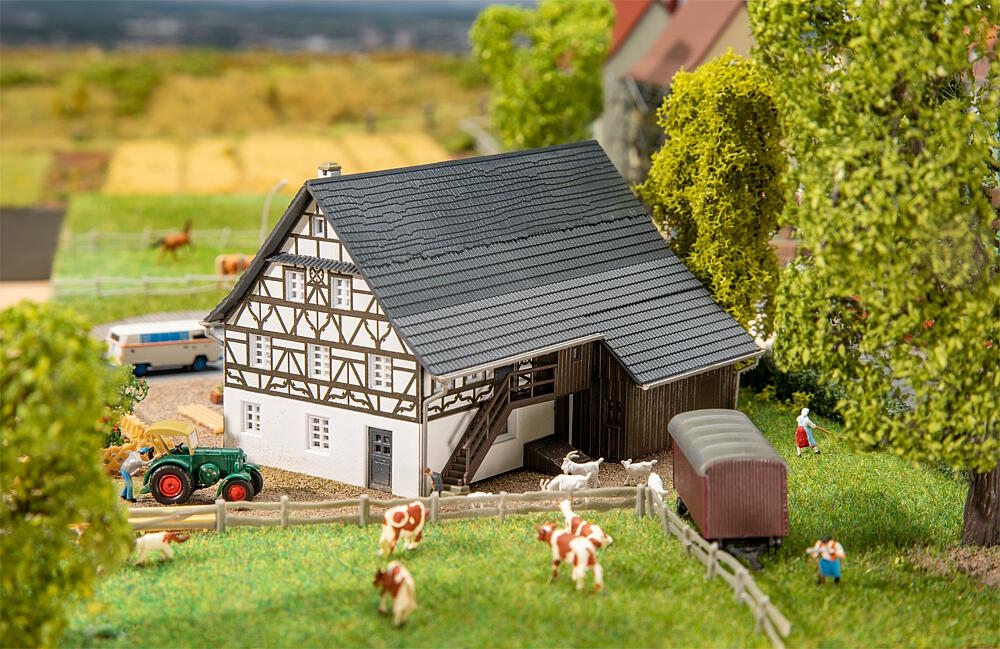 faller-232190-bauernhaus.jpg