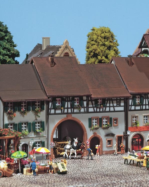 faller-232374-stadthaus-altstadttor.jpg