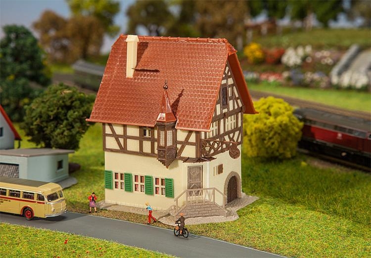 faller-232536-gasthaus-post-neuheit-2018.jpg