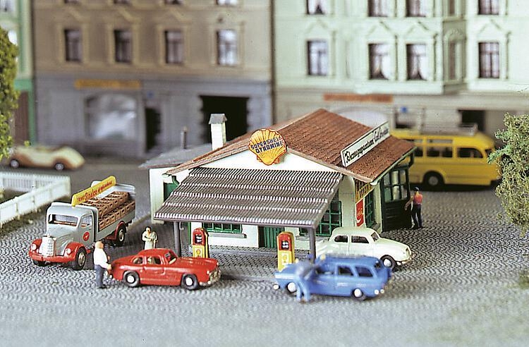 faller-232570-tankstelle.jpg