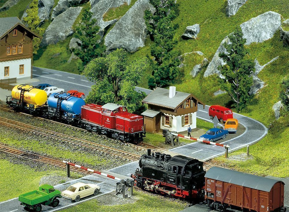 faller-282730-bahnuebergang.jpg