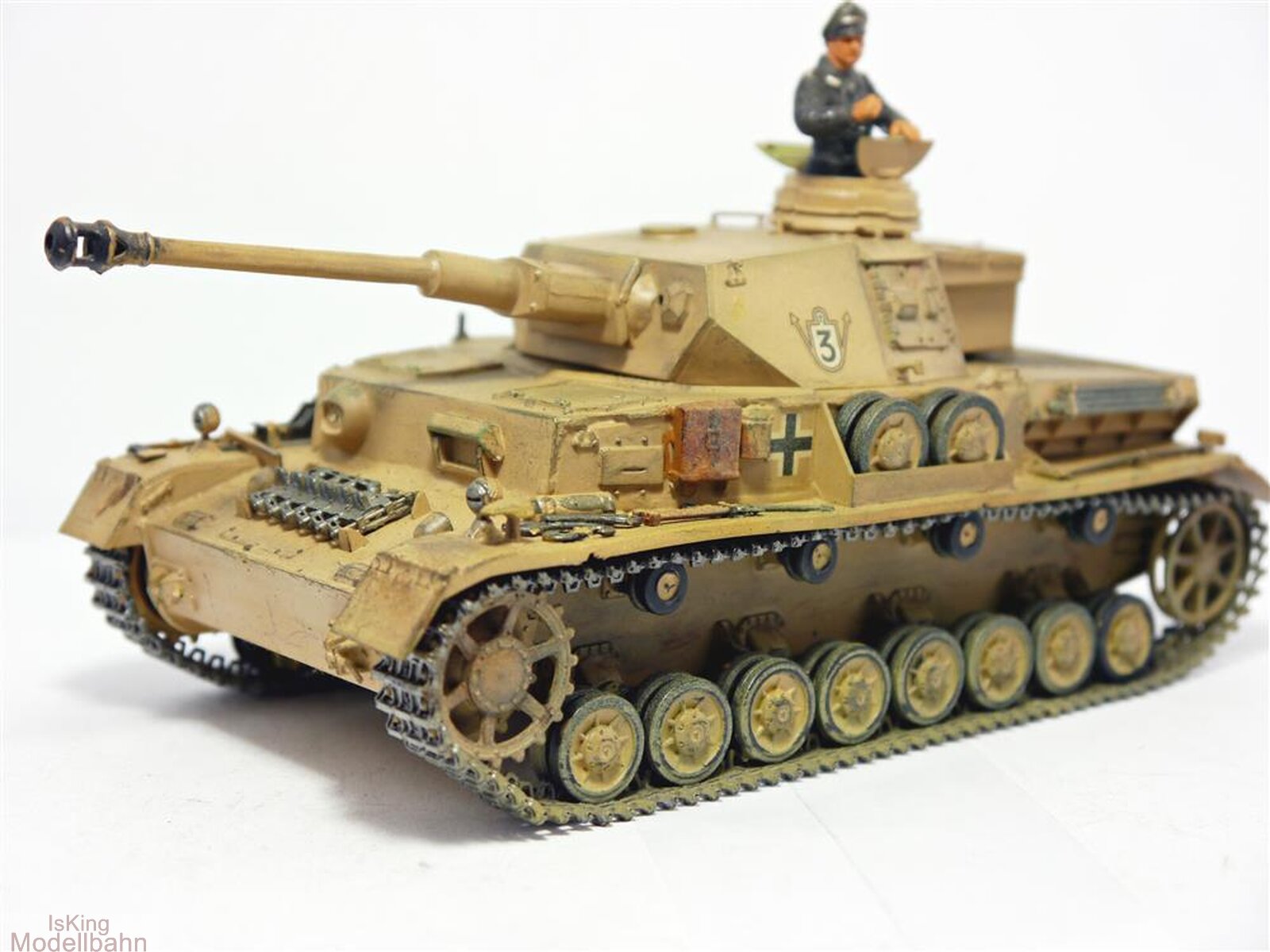 italeri-6217-panzerkampfwagen-ausfuehrung-f1-f2.jpg