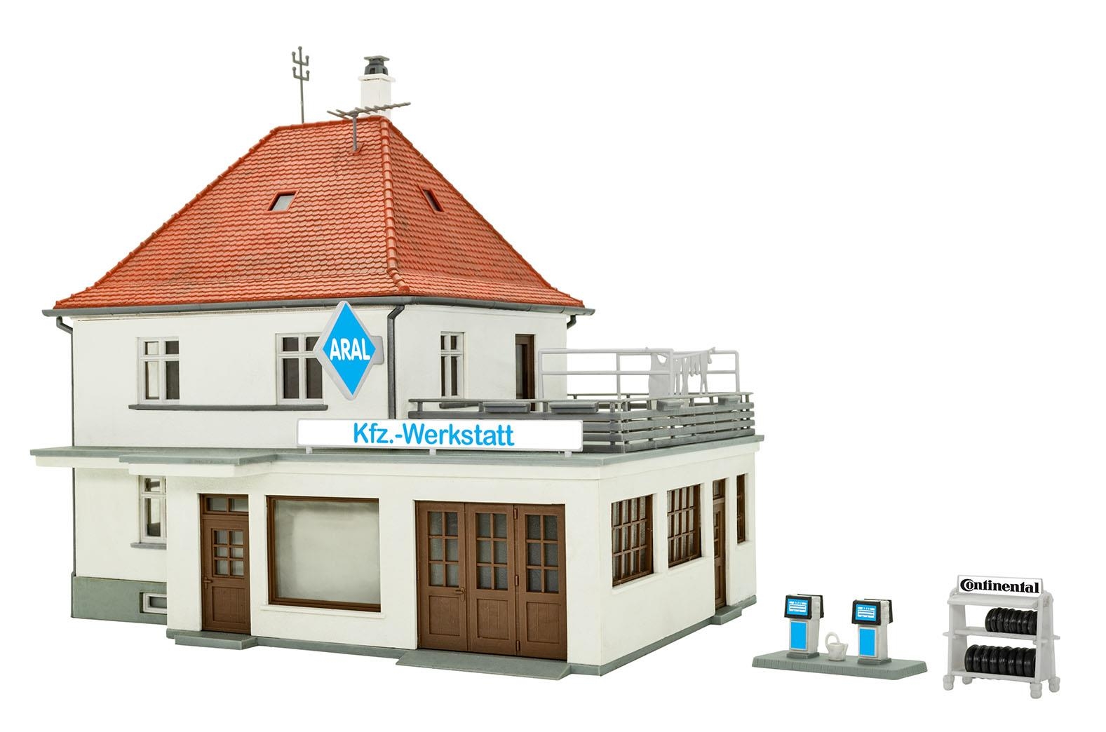 kibri-38202-h0-wohnhaus-mit-werkstatt.jpg