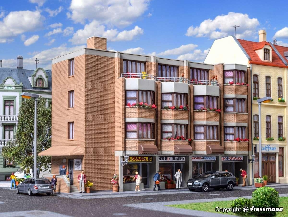 kibri-38222-h0-wohn-und-geschaeftshaus.jpg
