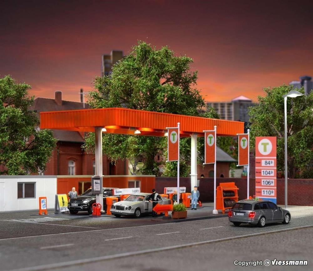 kibri-38705-h0-sb-tankstelle.jpg