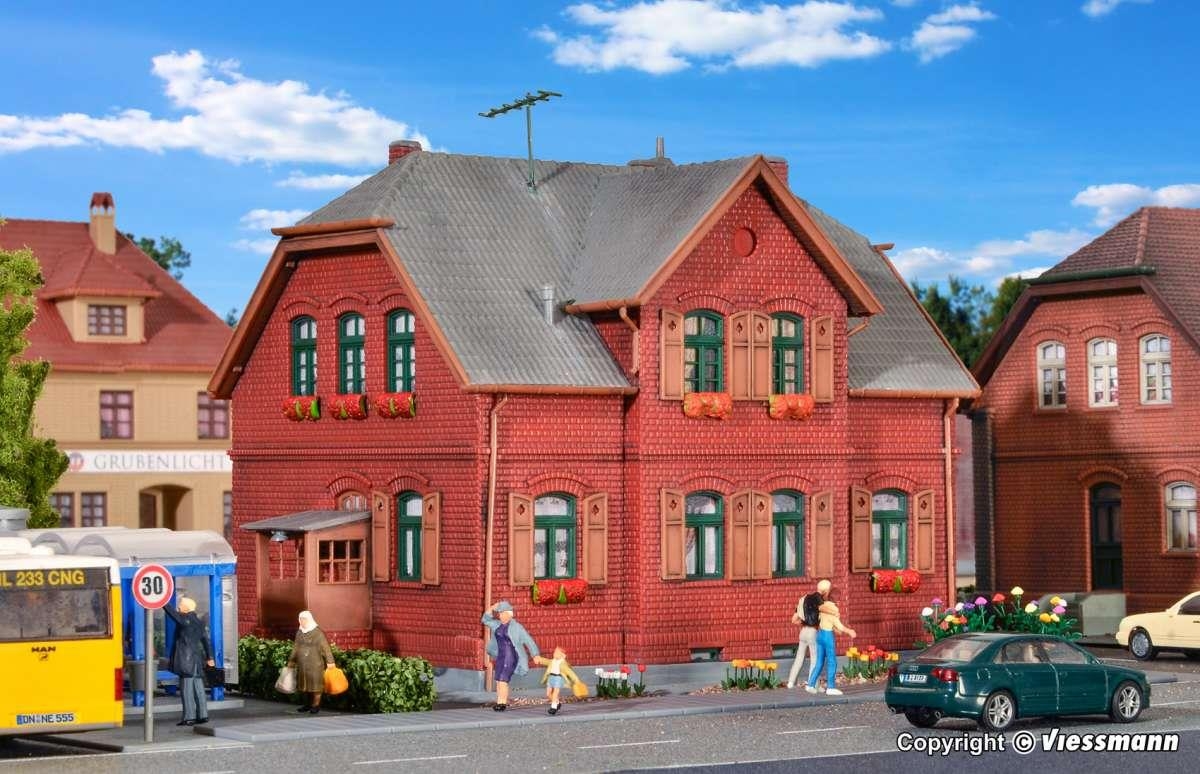kibri-38717-h0-haus-maybach.jpg