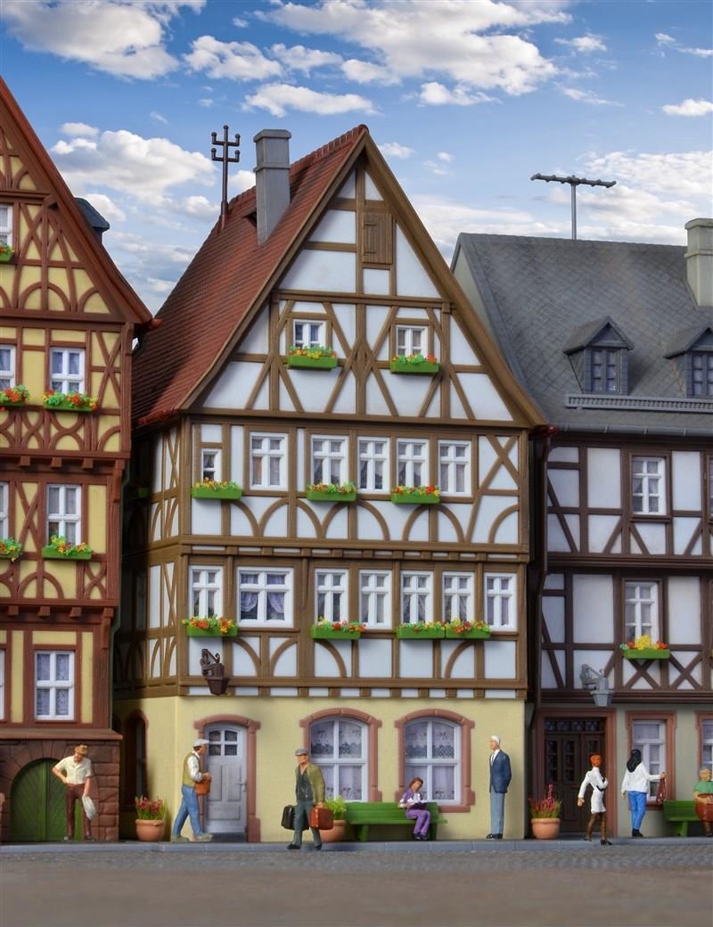 kibri-38903-h0-fachwerkhaus-am-markt-in-miltenberg.jpg