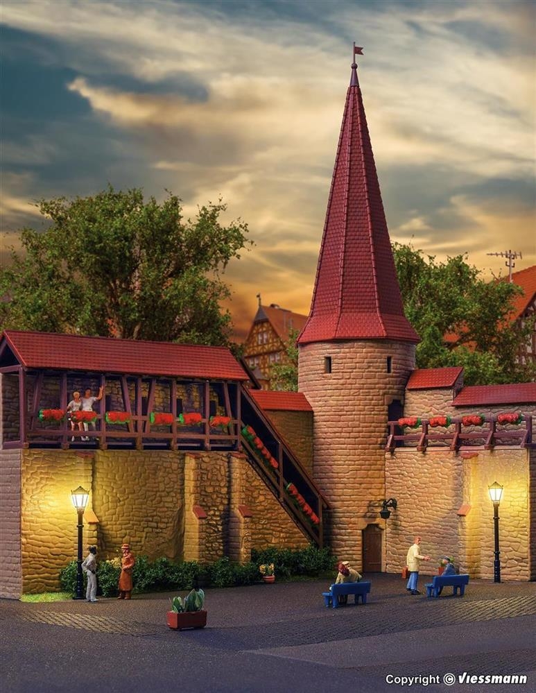 kibri-38915-h0-stadtmauer-mit-rundturm-in-weil.jpg