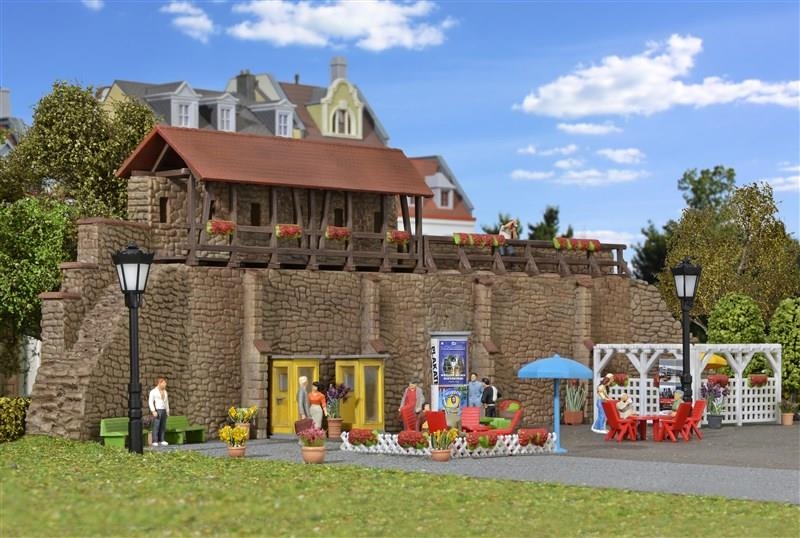 kibri-38916-h0-stadtmauer-mit-kleingarten-in-weil.jpg