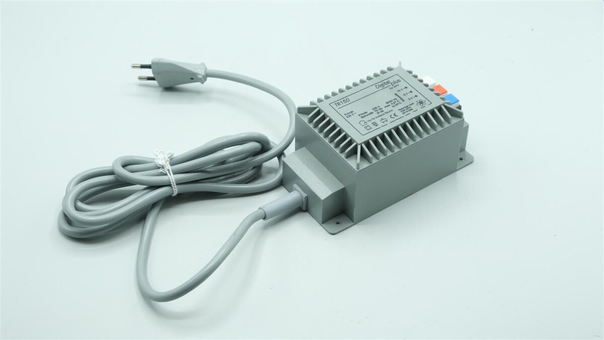 lenz-tr150-transformator-15-v-70-va.jpg