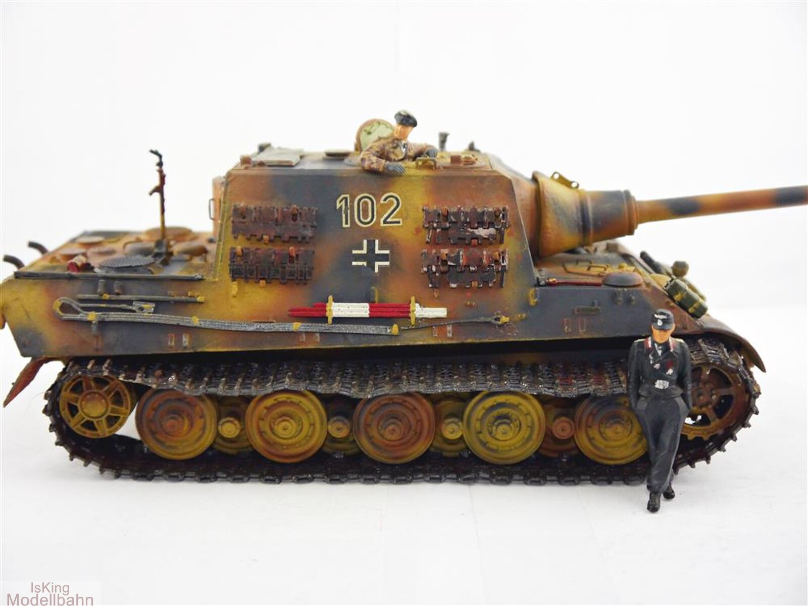 tamiya-modell-tiger-panzer-mit-metallketten-lackiert.jpg