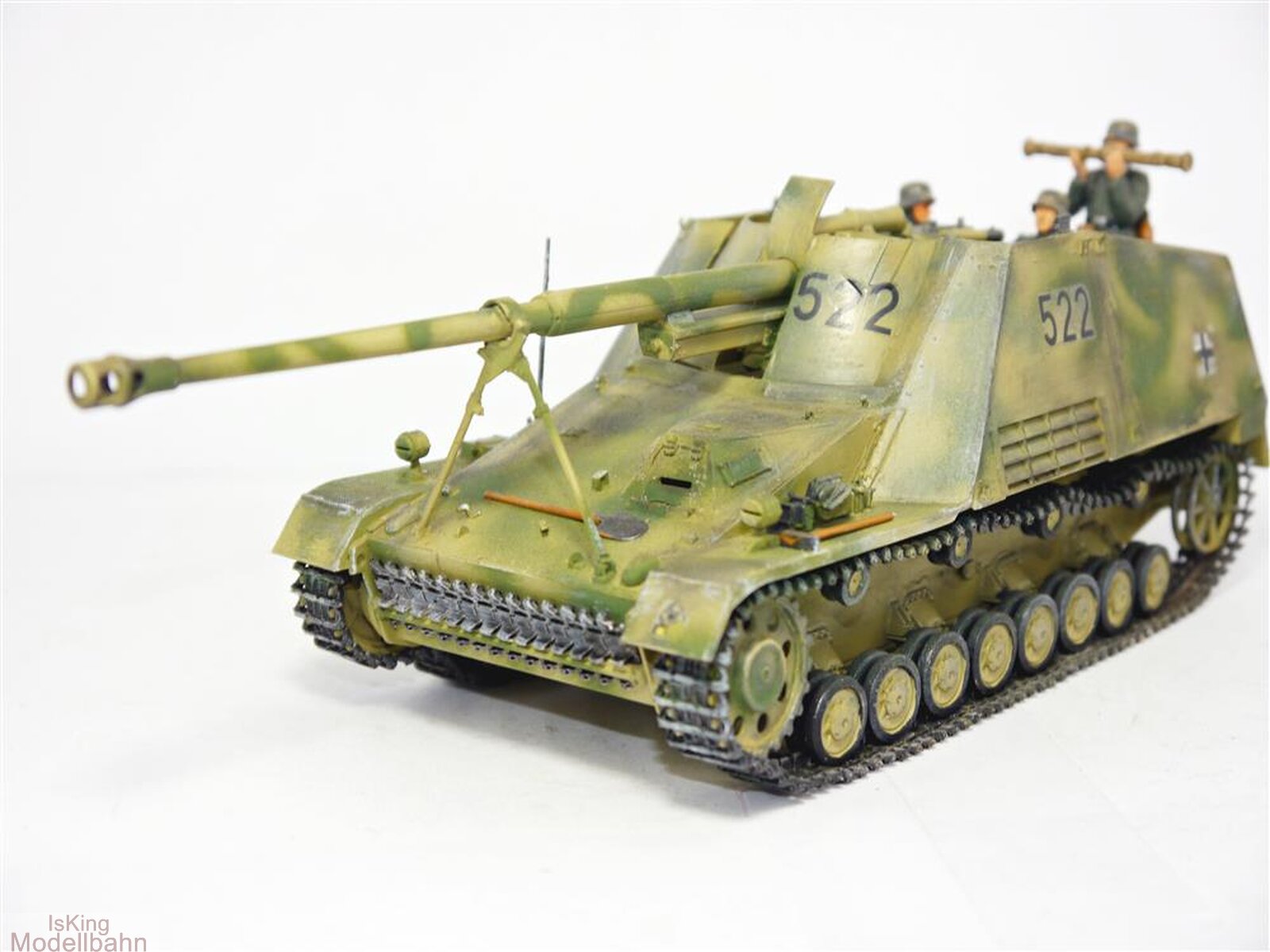 tamiya-panzer-modell-mit-metallketten-und-besatzung-lackiert.jpg