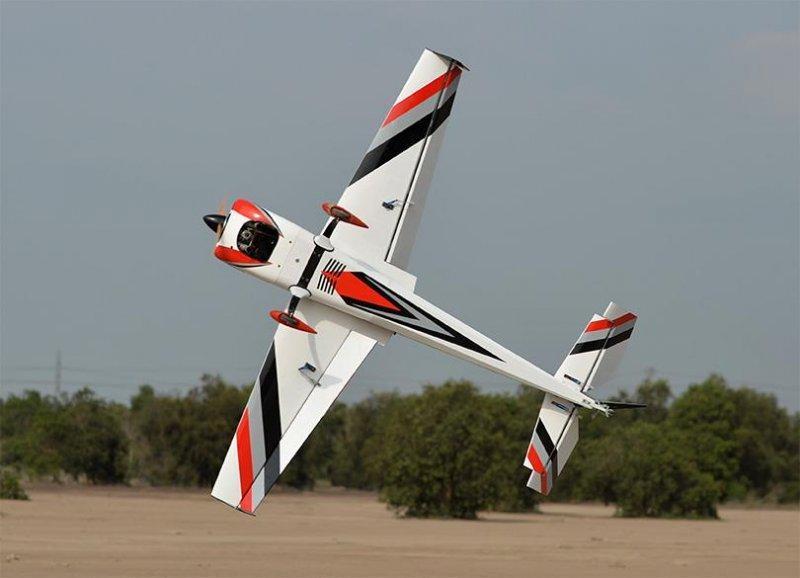 Extra_300_Pichler_BlackHorse_15184_7.jpg