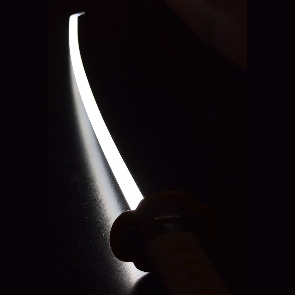 Katana-LED-Lichtschwert-Agatsuma-Zenitsus.jpg
